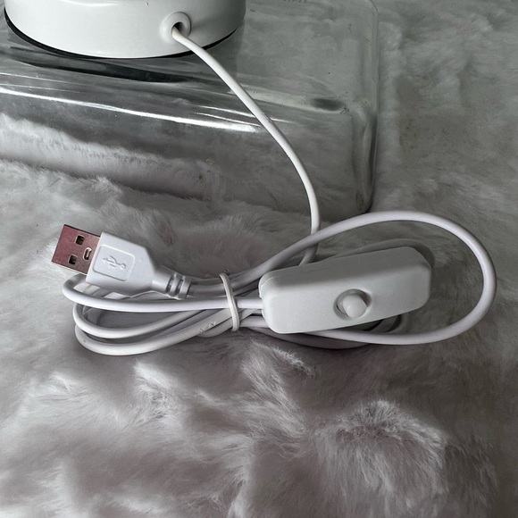 Citrine Circle Rough Gemstone Lamp Warm Color Light - Picture 5 of 5